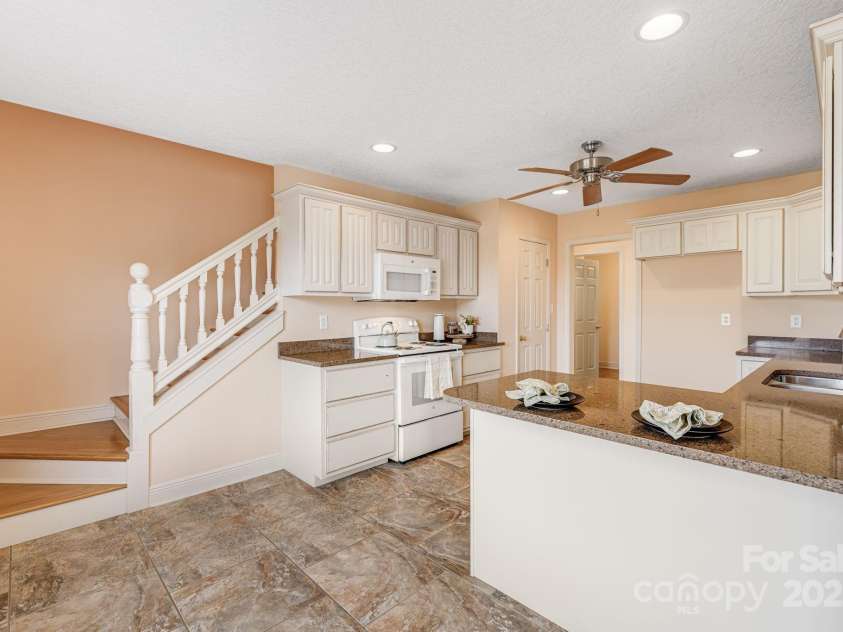 198 Double Brook Drive, Weaverville, NC 28787.  MLS# CAR4209394, YatesRealty ID 17325. 