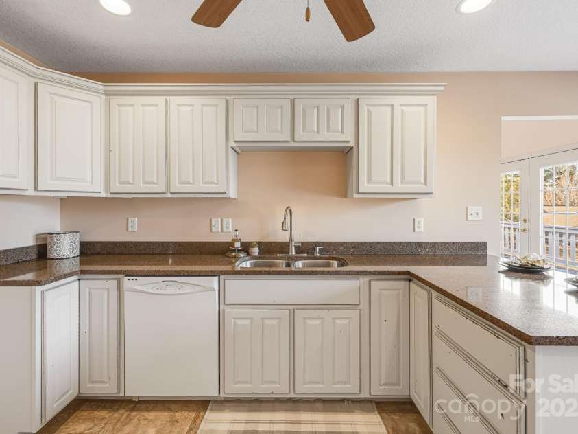 198 Double Brook Drive, Weaverville, NC 28787.  MLS# CAR4209394, YatesRealty ID 17325. 