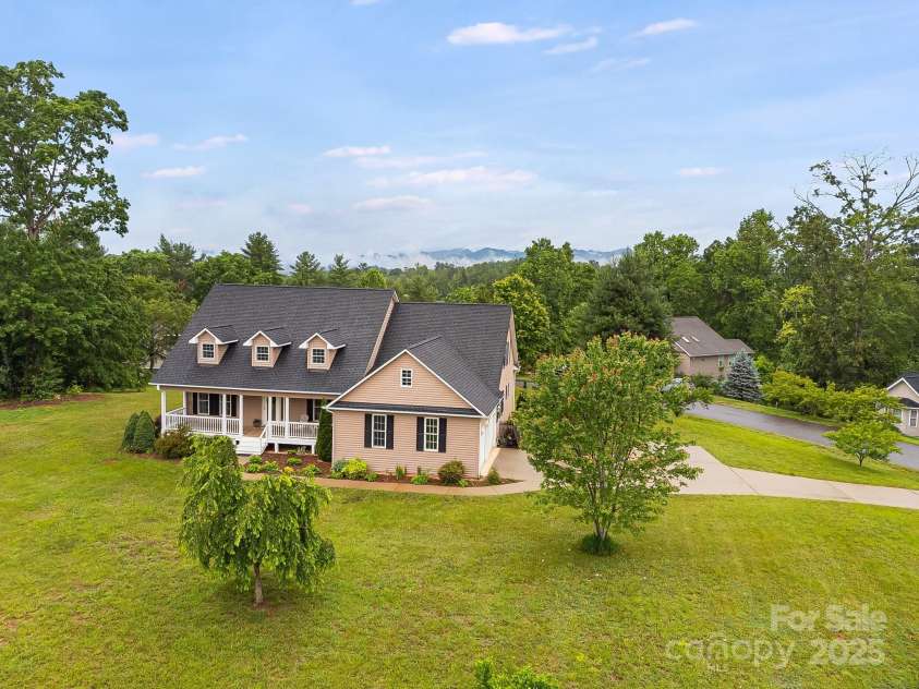 198 Double Brook Drive, Weaverville, NC 28787.  MLS# CAR4209394, YatesRealty ID 17325. 