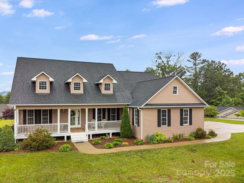 198 Double Brook Drive, Weaverville, NC 28787.  MLS# CAR4209394, YatesRealty ID 17325. 