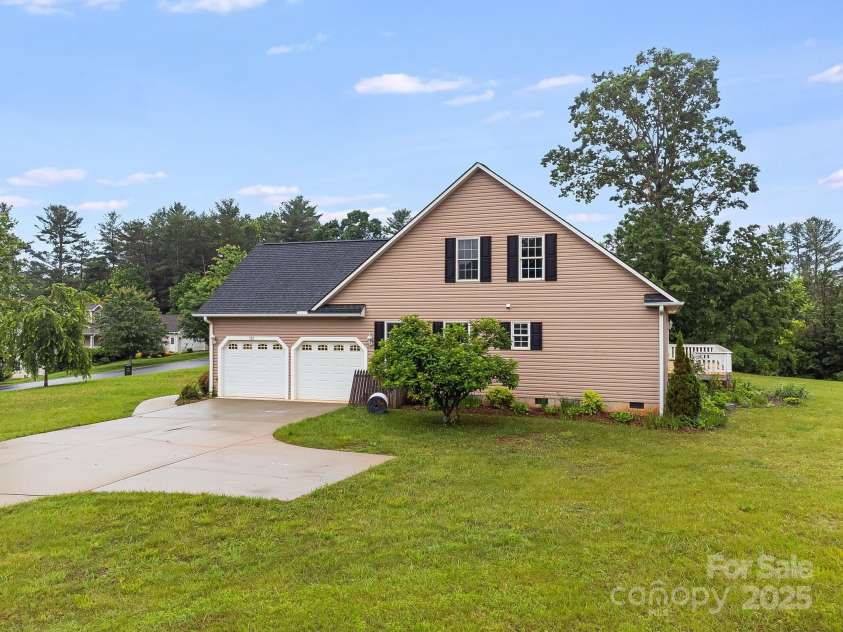 198 Double Brook Drive, Weaverville, NC 28787.  MLS# CAR4209394, YatesRealty ID 17325. 