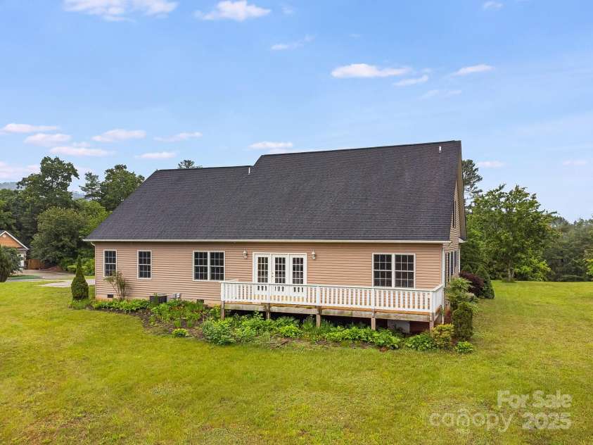198 Double Brook Drive, Weaverville, NC 28787.  MLS# CAR4209394, YatesRealty ID 17325. 