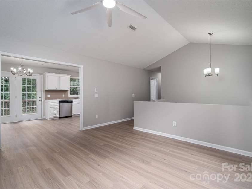 1520 28th Street, Hickory, NC 28602.  MLS# CAR4262661, YatesRealty ID 17326. Den