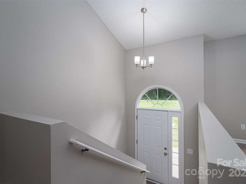 1520 28th Street, Hickory, NC 28602.  MLS# CAR4262661, YatesRealty ID 17326. Entry