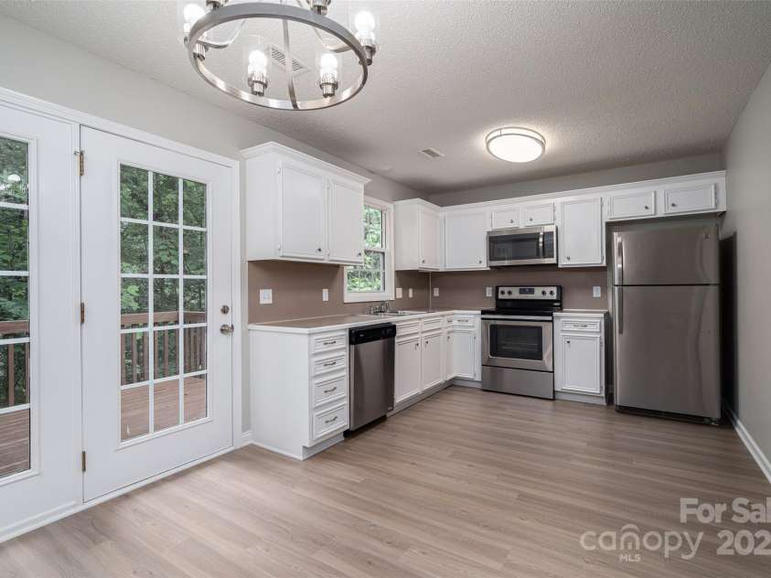 1520 28th Street, Hickory, NC 28602.  MLS# CAR4262661, YatesRealty ID 17326. KItchen View 1