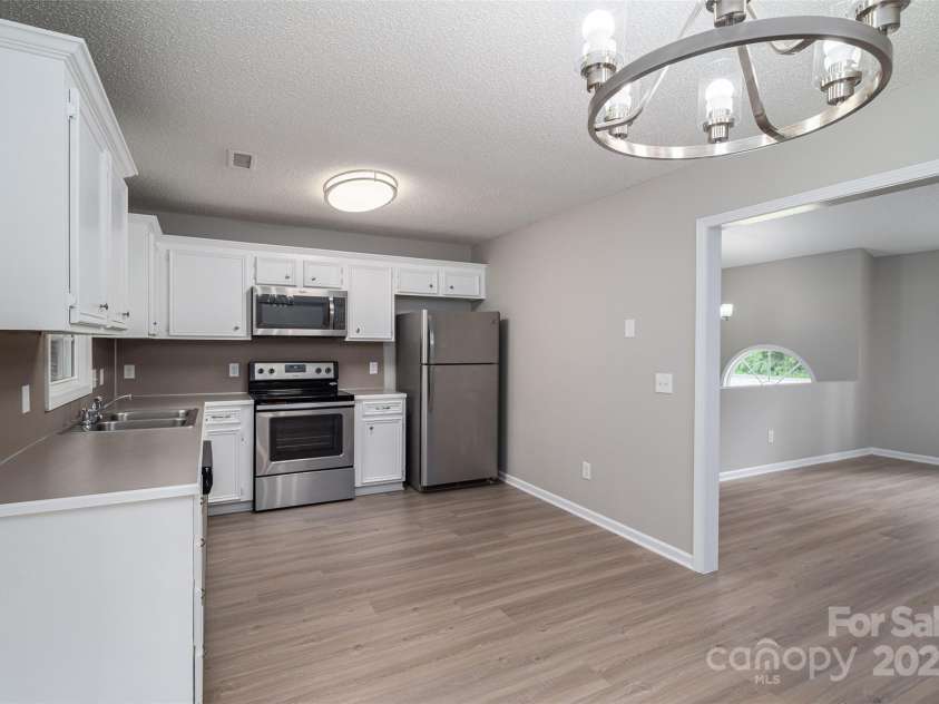 1520 28th Street, Hickory, NC 28602.  MLS# CAR4262661, YatesRealty ID 17326. Kitchen View 3