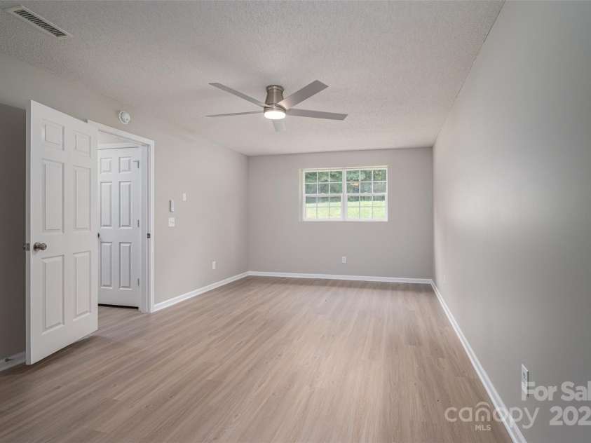 1520 28th Street, Hickory, NC 28602.  MLS# CAR4262661, YatesRealty ID 17326. Rec Room View 1