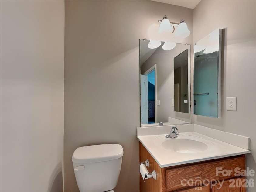 2507 Post Oak Lane, Gastonia, NC 28056.  MLS# CAR4369161, YatesRealty ID 17326. Bathroom 3