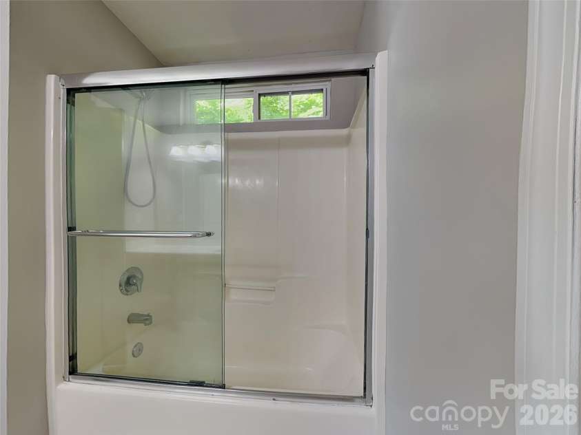 2507 Post Oak Lane, Gastonia, NC 28056.  MLS# CAR4369161, YatesRealty ID 17326. Primary bathroom
