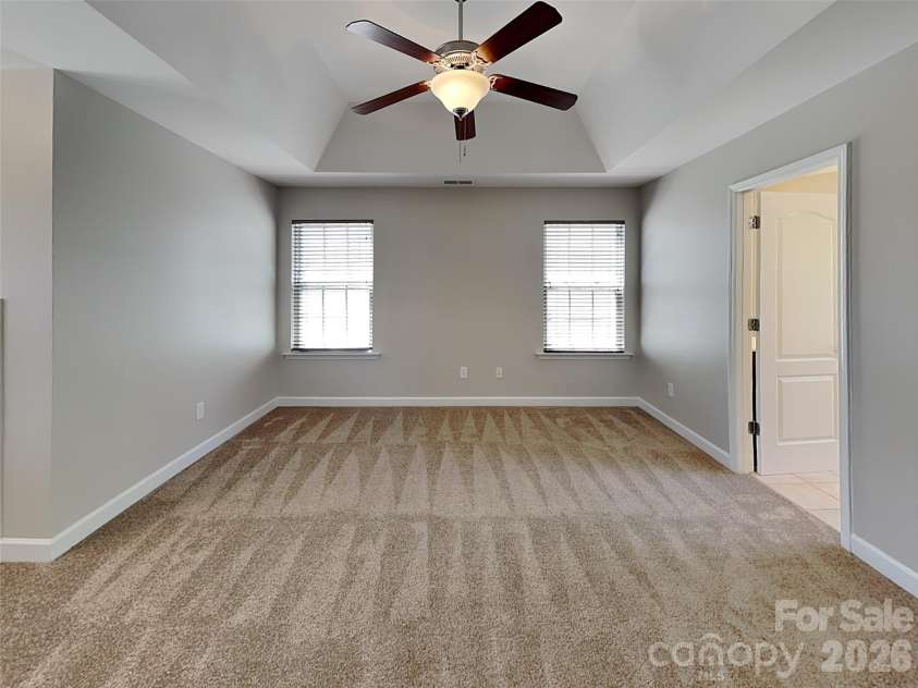 11206 Scottsman Trace Drive, Charlotte, NC 28273.  MLS# CAR4371475, YatesRealty ID 17327. Primary bedroom
