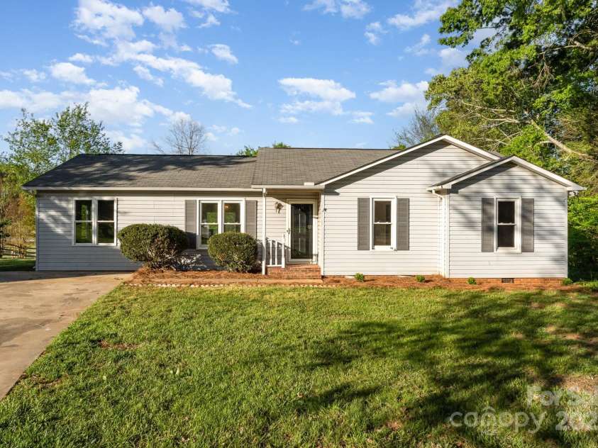 341 Cline Drive, Salisbury, NC 28146.  MLS# CAR4224209, YatesRealty ID 17327. 