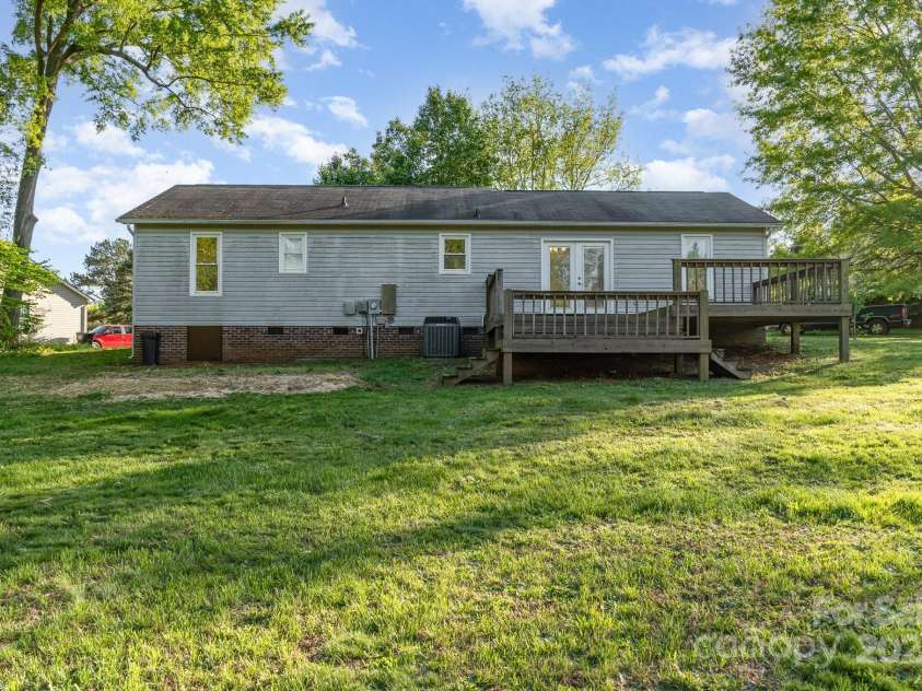 341 Cline Drive, Salisbury, NC 28146.  MLS# CAR4224209, YatesRealty ID 17327. 