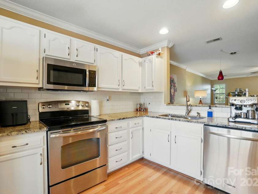 9036 Four Mile Creek Road, Charlotte, NC 28277.  MLS# CAR4243828, YatesRealty ID 17328. 
