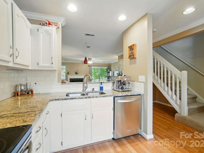 9036 Four Mile Creek Road, Charlotte, NC 28277.  MLS# CAR4243828, YatesRealty ID 17328. 