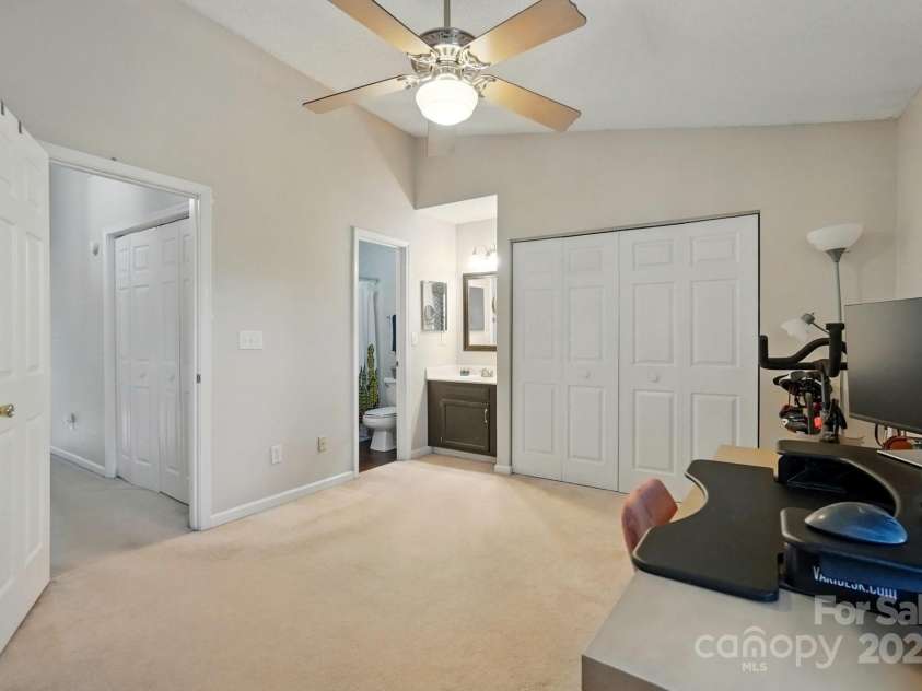 9036 Four Mile Creek Road, Charlotte, NC 28277.  MLS# CAR4243828, YatesRealty ID 17328. 