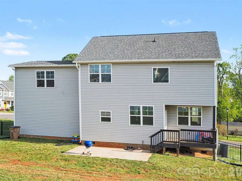201 Garden View Lane, Shelby, NC 28152.  MLS# CAR4367664, YatesRealty ID 17329. Back deck and patio