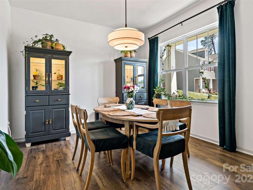 761 Fountain Park Boulevard, Asheville, NC 28806.  MLS# CAR4253459, YatesRealty ID 17329. 