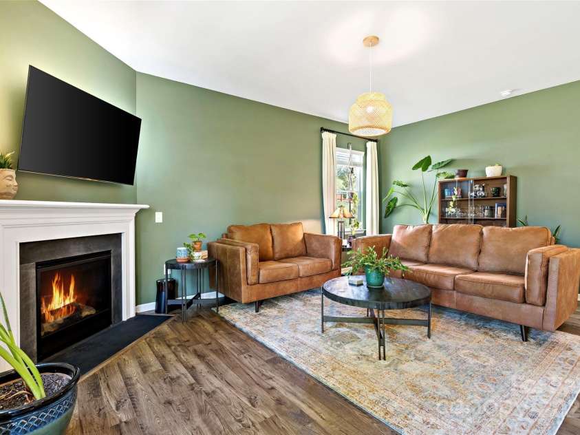 761 Fountain Park Boulevard, Asheville, NC 28806.  MLS# CAR4253459, YatesRealty ID 17329. 