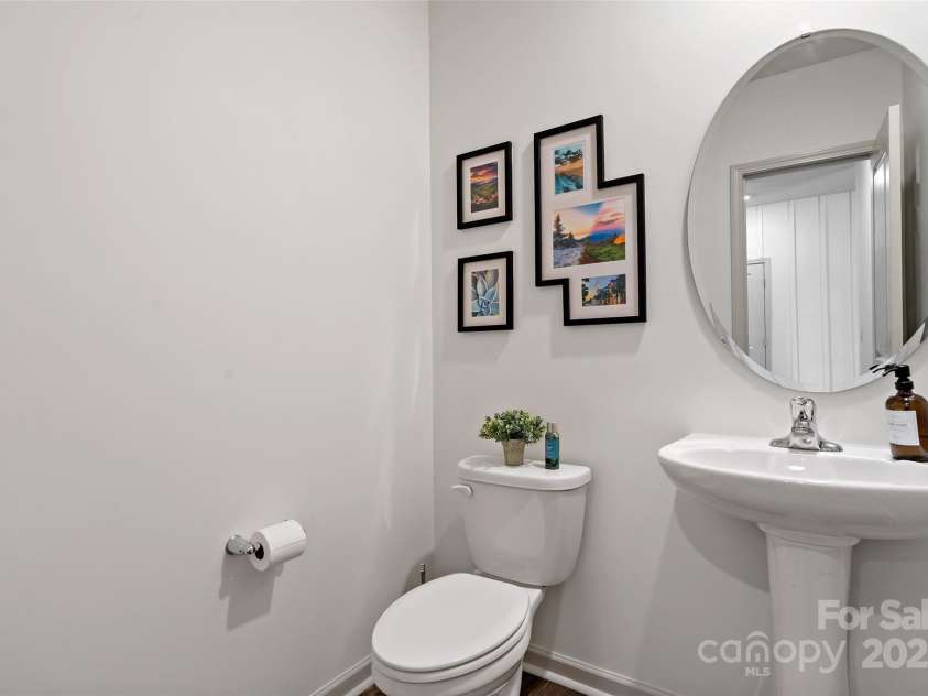 761 Fountain Park Boulevard, Asheville, NC 28806.  MLS# CAR4253459, YatesRealty ID 17329. 