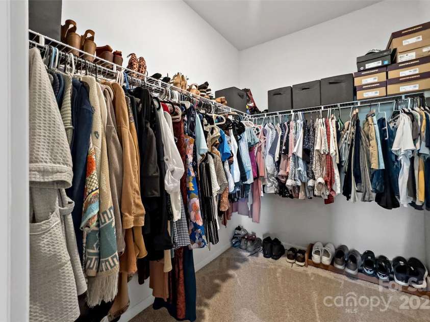 761 Fountain Park Boulevard, Asheville, NC 28806.  MLS# CAR4253459, YatesRealty ID 17329. 