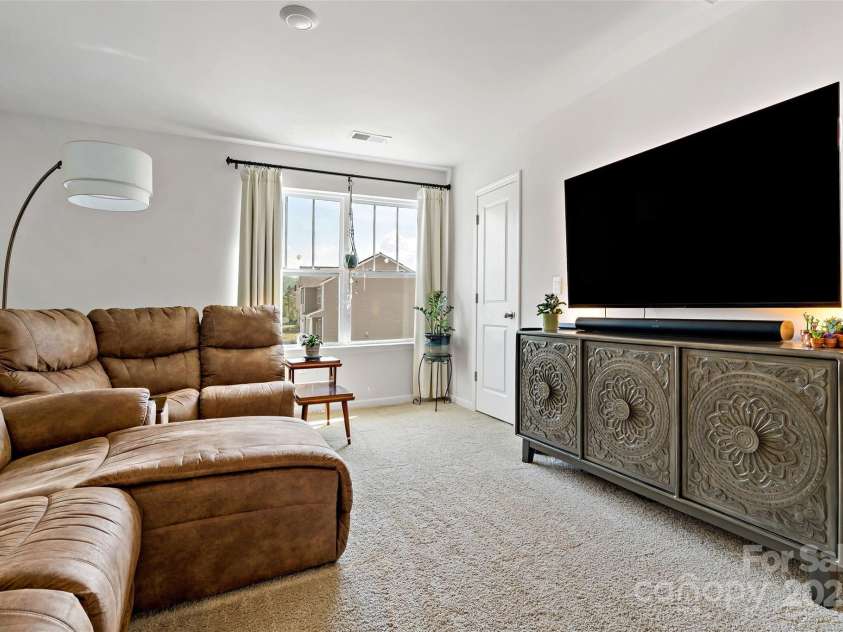 761 Fountain Park Boulevard, Asheville, NC 28806.  MLS# CAR4253459, YatesRealty ID 17329. 