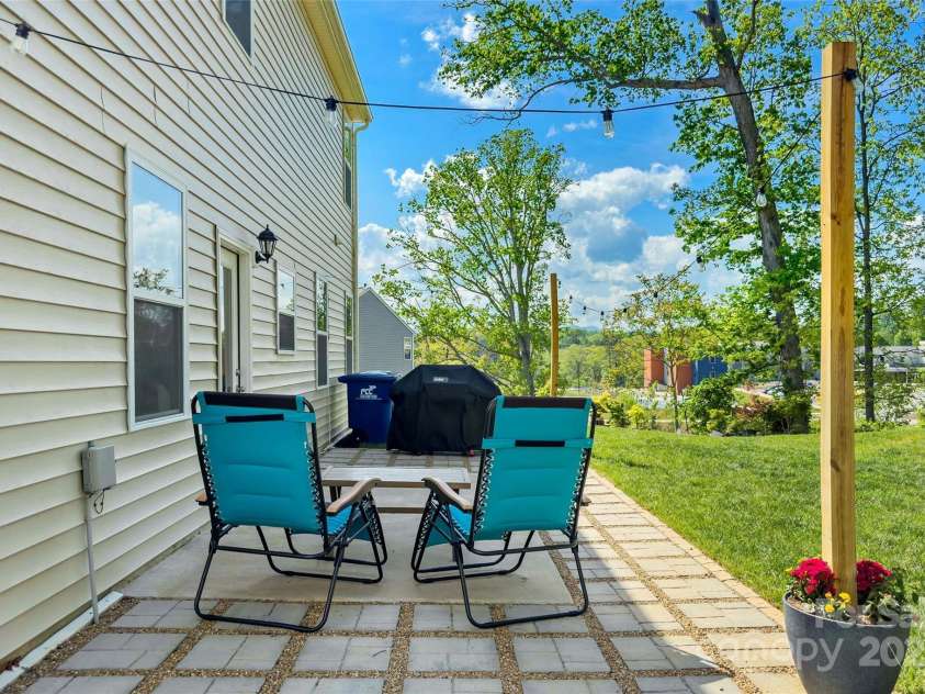 761 Fountain Park Boulevard, Asheville, NC 28806.  MLS# CAR4253459, YatesRealty ID 17329. 