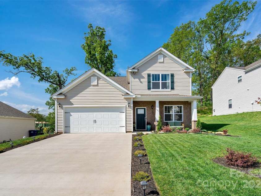 761 Fountain Park Boulevard, Asheville, NC 28806.  MLS# CAR4253459, YatesRealty ID 17329. 