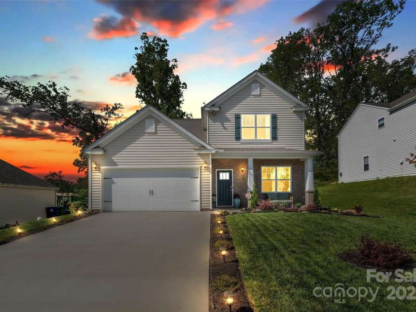 761 Fountain Park Boulevard, Asheville, NC 28806.  MLS# CAR4253459, YatesRealty ID 17329. 