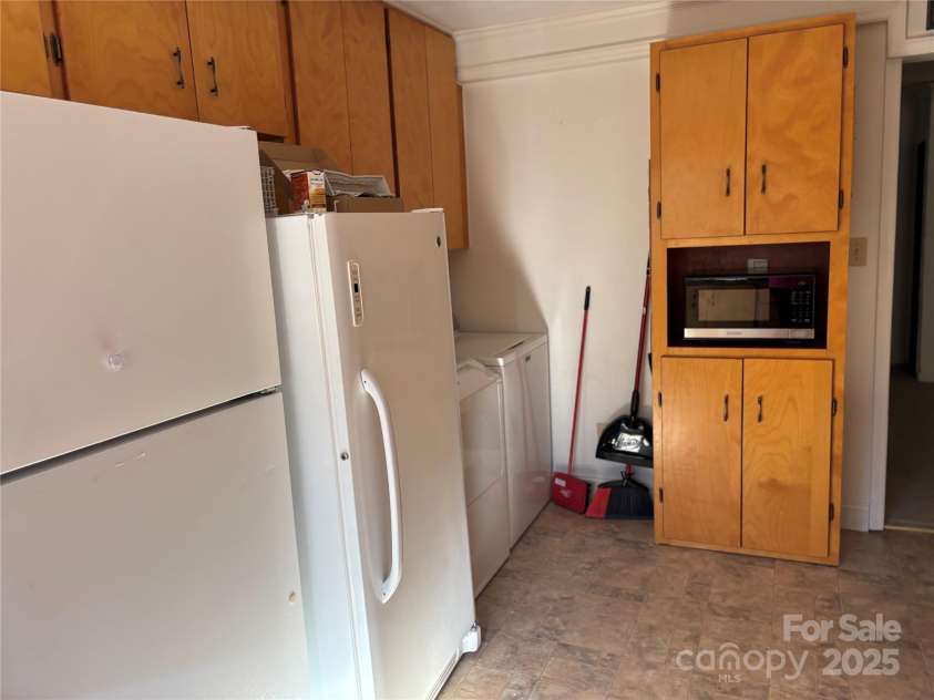 1623 Kimberly Drive, Gastonia, NC 28052.  MLS# CAR4320159, YatesRealty ID 1733. Kitchen #3