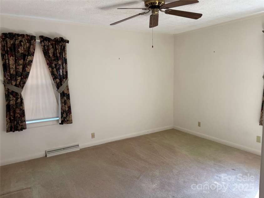 1623 Kimberly Drive, Gastonia, NC 28052.  MLS# CAR4320159, YatesRealty ID 1733. Primary Bedroom
