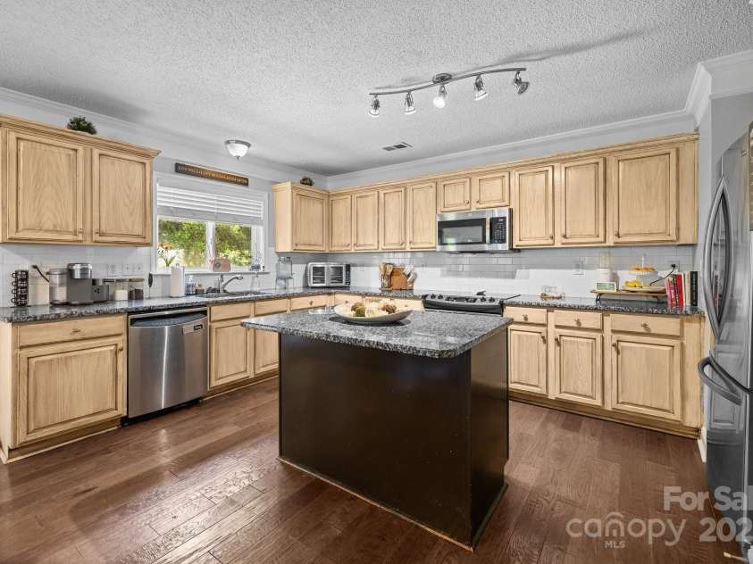 10418 Cullen Court, Charlotte, NC 28278.  MLS# CAR4255904, YatesRealty ID 17330. 