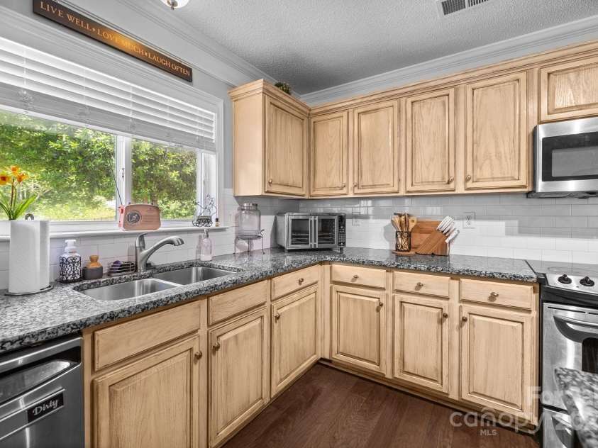 10418 Cullen Court, Charlotte, NC 28278.  MLS# CAR4255904, YatesRealty ID 17330. 