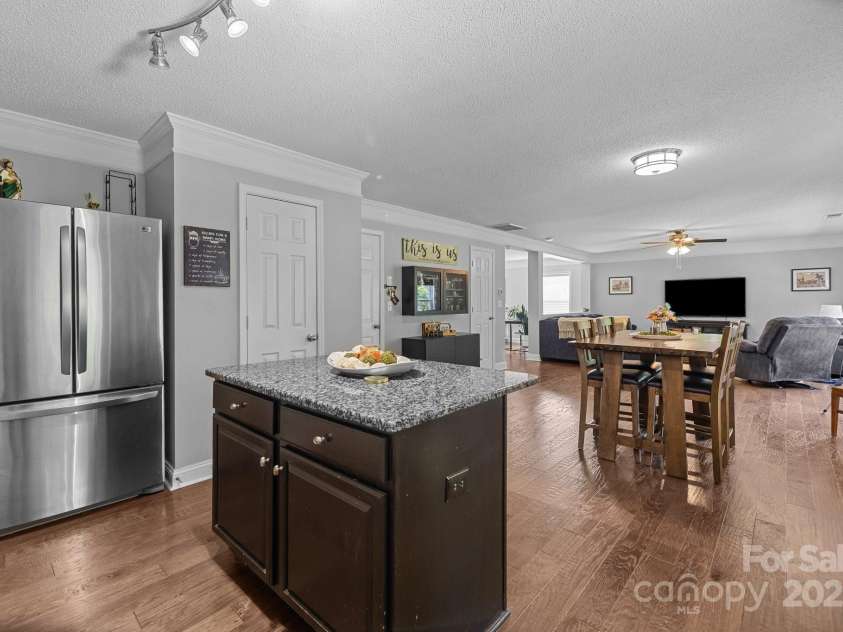 10418 Cullen Court, Charlotte, NC 28278.  MLS# CAR4255904, YatesRealty ID 17330. 