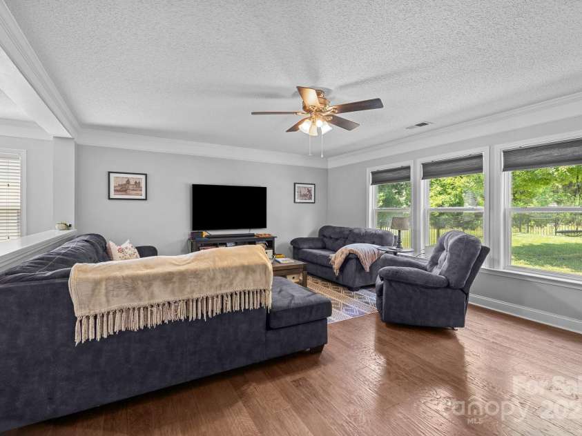 10418 Cullen Court, Charlotte, NC 28278.  MLS# CAR4255904, YatesRealty ID 17330. 
