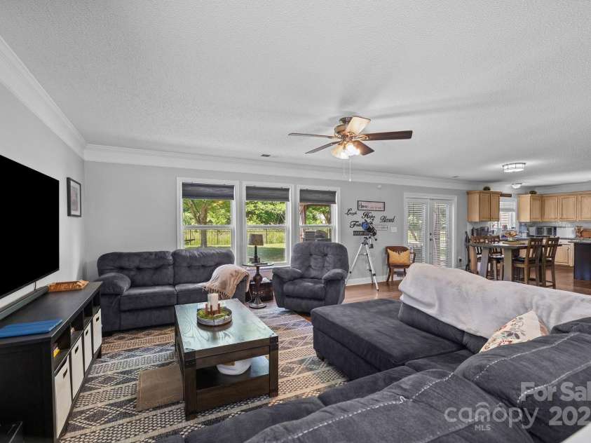 10418 Cullen Court, Charlotte, NC 28278.  MLS# CAR4255904, YatesRealty ID 17330. 