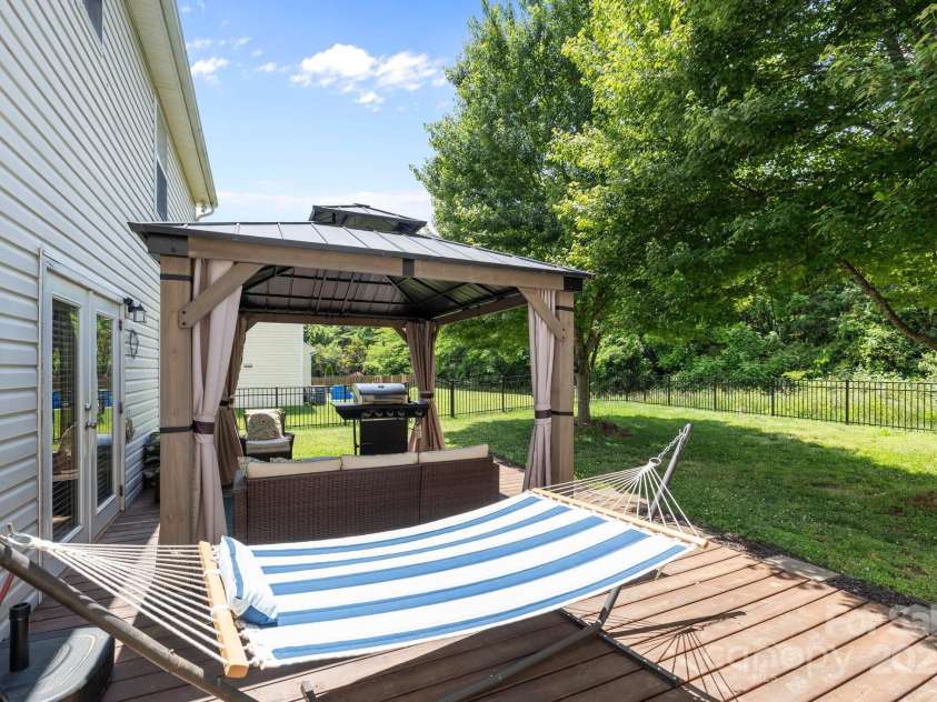 10418 Cullen Court, Charlotte, NC 28278.  MLS# CAR4255904, YatesRealty ID 17330. 