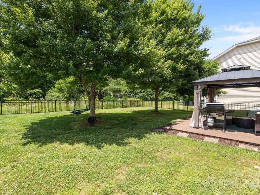 10418 Cullen Court, Charlotte, NC 28278.  MLS# CAR4255904, YatesRealty ID 17330. 