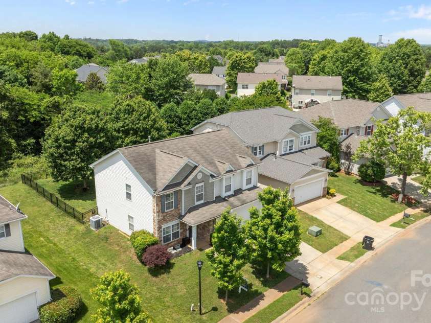 10418 Cullen Court, Charlotte, NC 28278.  MLS# CAR4255904, YatesRealty ID 17330. 