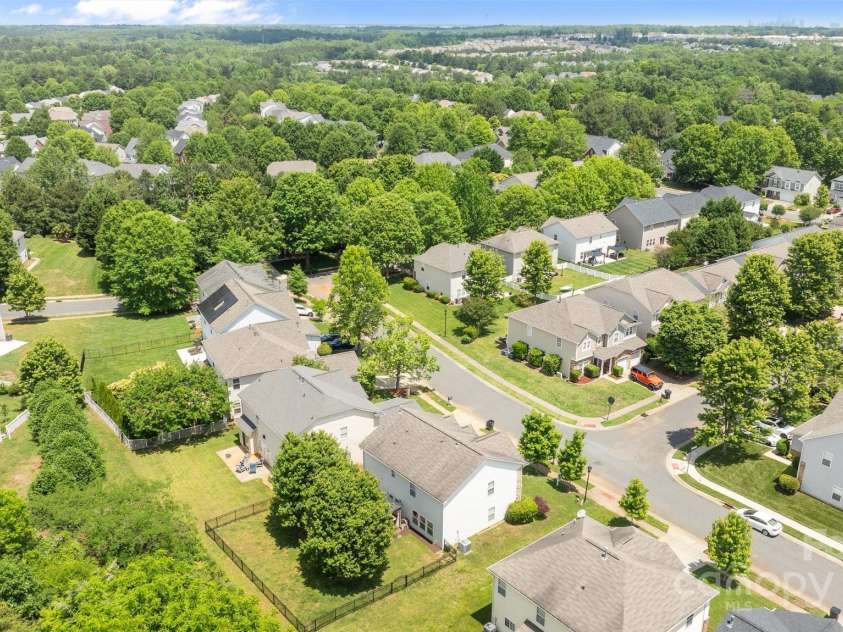 10418 Cullen Court, Charlotte, NC 28278.  MLS# CAR4255904, YatesRealty ID 17330. 