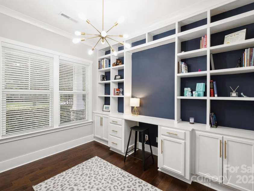 1209 Leigh Avenue, Charlotte, NC 28205.  MLS# CAR4295218, YatesRealty ID 17331. Built-in shelving