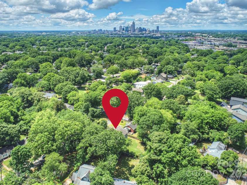 1209 Leigh Avenue, Charlotte, NC 28205.  MLS# CAR4295218, YatesRealty ID 17331. Close to uptown!