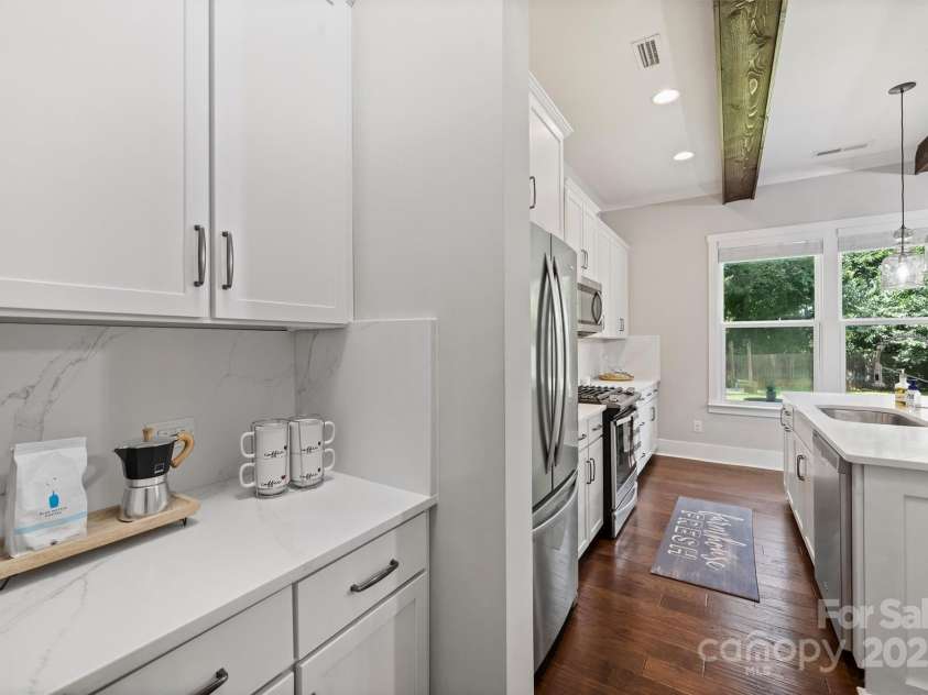 1209 Leigh Avenue, Charlotte, NC 28205.  MLS# CAR4295218, YatesRealty ID 17331. Coffee area off kitchen