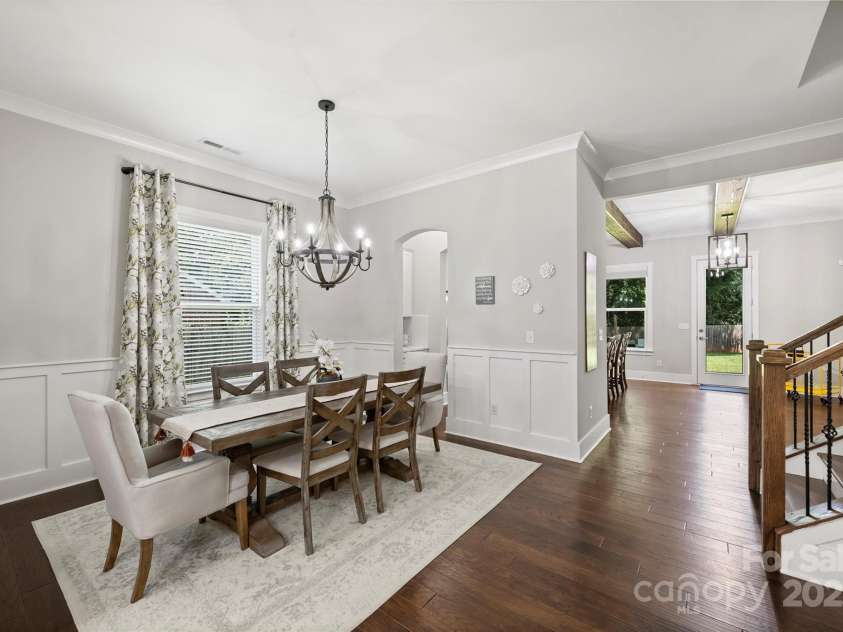 1209 Leigh Avenue, Charlotte, NC 28205.  MLS# CAR4295218, YatesRealty ID 17331. Dining room