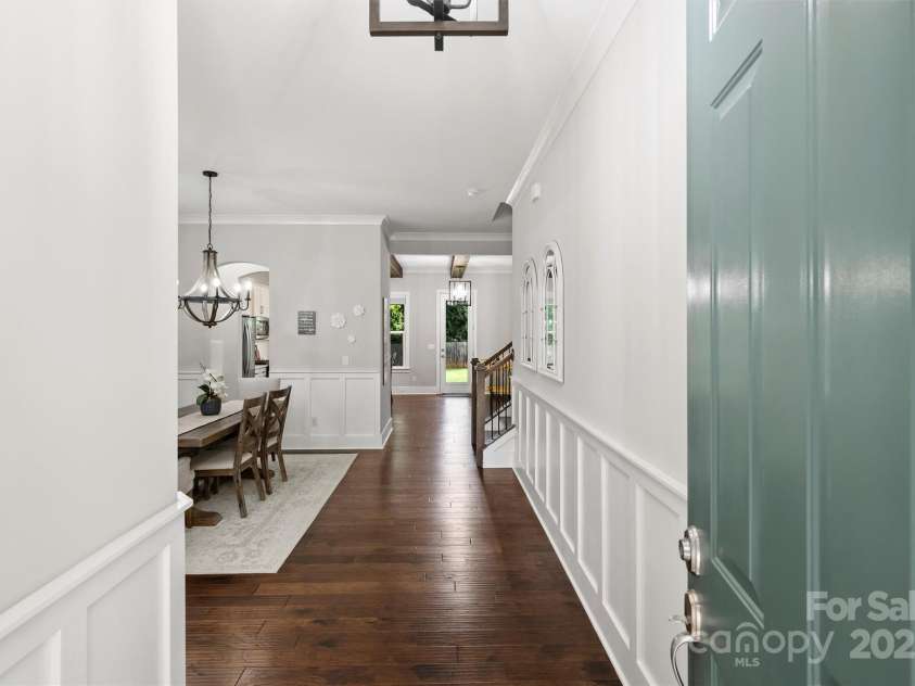1209 Leigh Avenue, Charlotte, NC 28205.  MLS# CAR4295218, YatesRealty ID 17331. Foyer