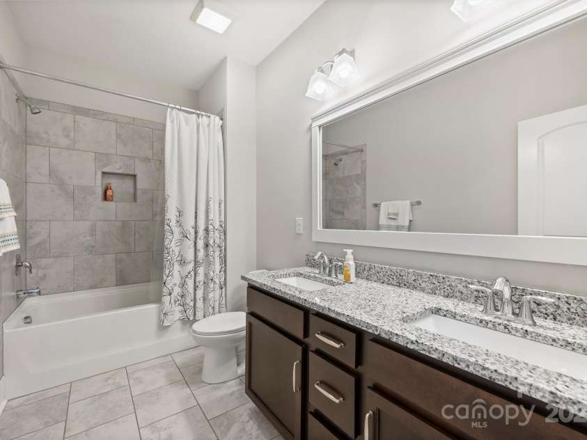 1209 Leigh Avenue, Charlotte, NC 28205.  MLS# CAR4295218, YatesRealty ID 17331. Hall bath