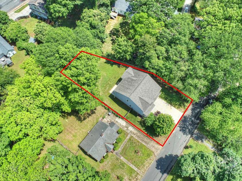 1209 Leigh Avenue, Charlotte, NC 28205.  MLS# CAR4295218, YatesRealty ID 17331. Lot lines