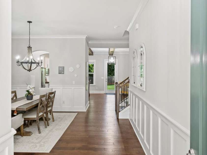1209 Leigh Avenue, Charlotte, NC 28205.  MLS# CAR4295218, YatesRealty ID 17331. Main floor