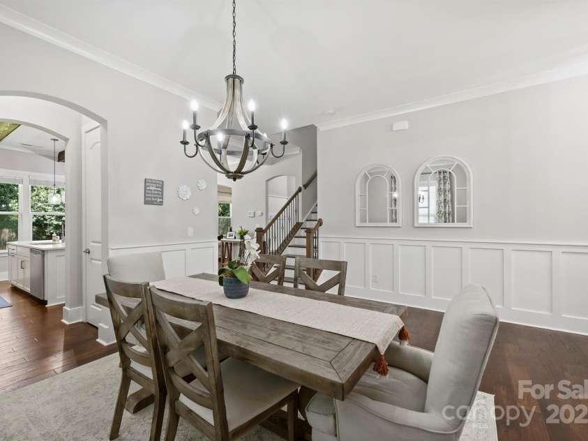 1209 Leigh Avenue, Charlotte, NC 28205.  MLS# CAR4295218, YatesRealty ID 17331. Open floor plan