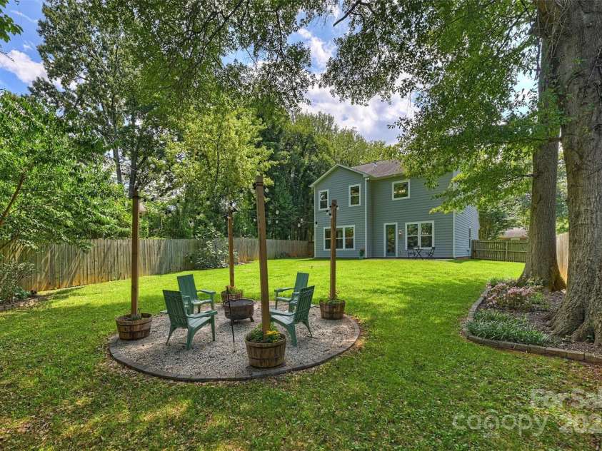 1209 Leigh Avenue, Charlotte, NC 28205.  MLS# CAR4295218, YatesRealty ID 17331. Outdoor living at its best!