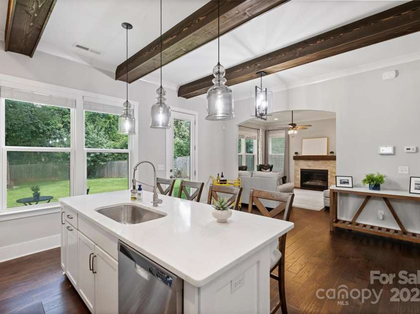 1209 Leigh Avenue, Charlotte, NC 28205.  MLS# CAR4295218, YatesRealty ID 17331. You'll love the updates!